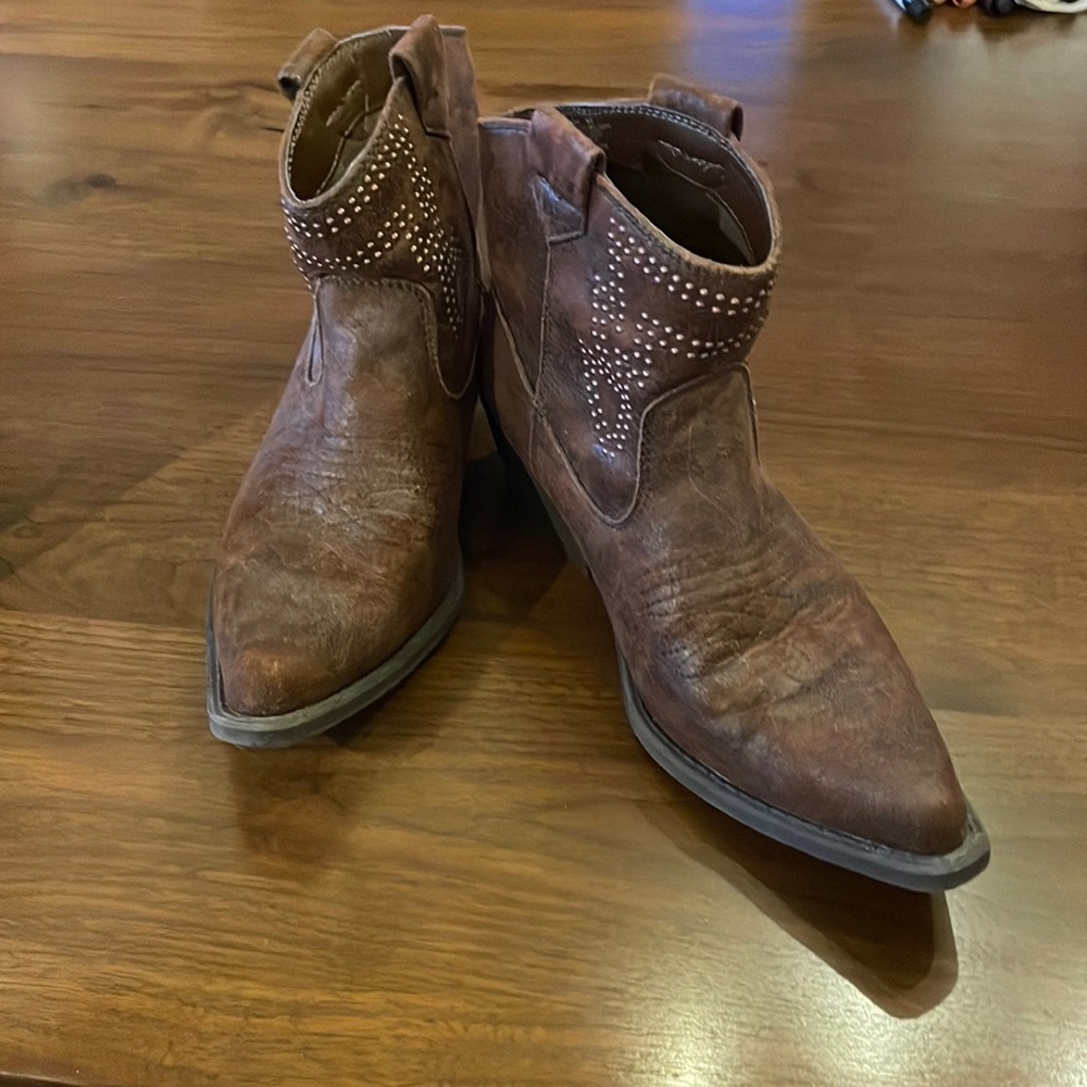 Madden Girl Ladies Brown Suede Booties, Size 9, New Used Condition